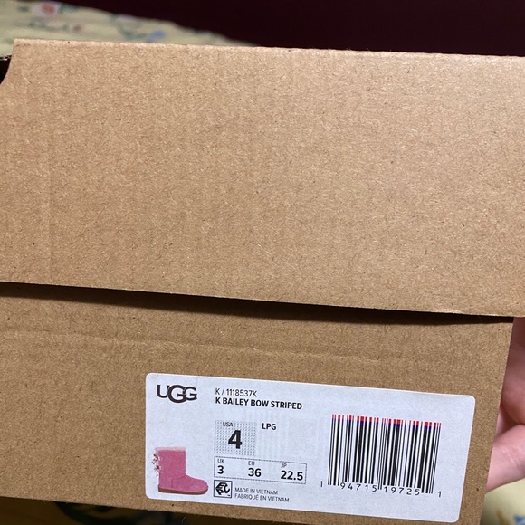 *NEW* Pink Bailey Bow Striped Uggs Size4 - Picture 6 of 7